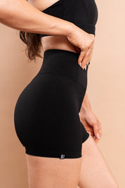 Level Up Shorts Black