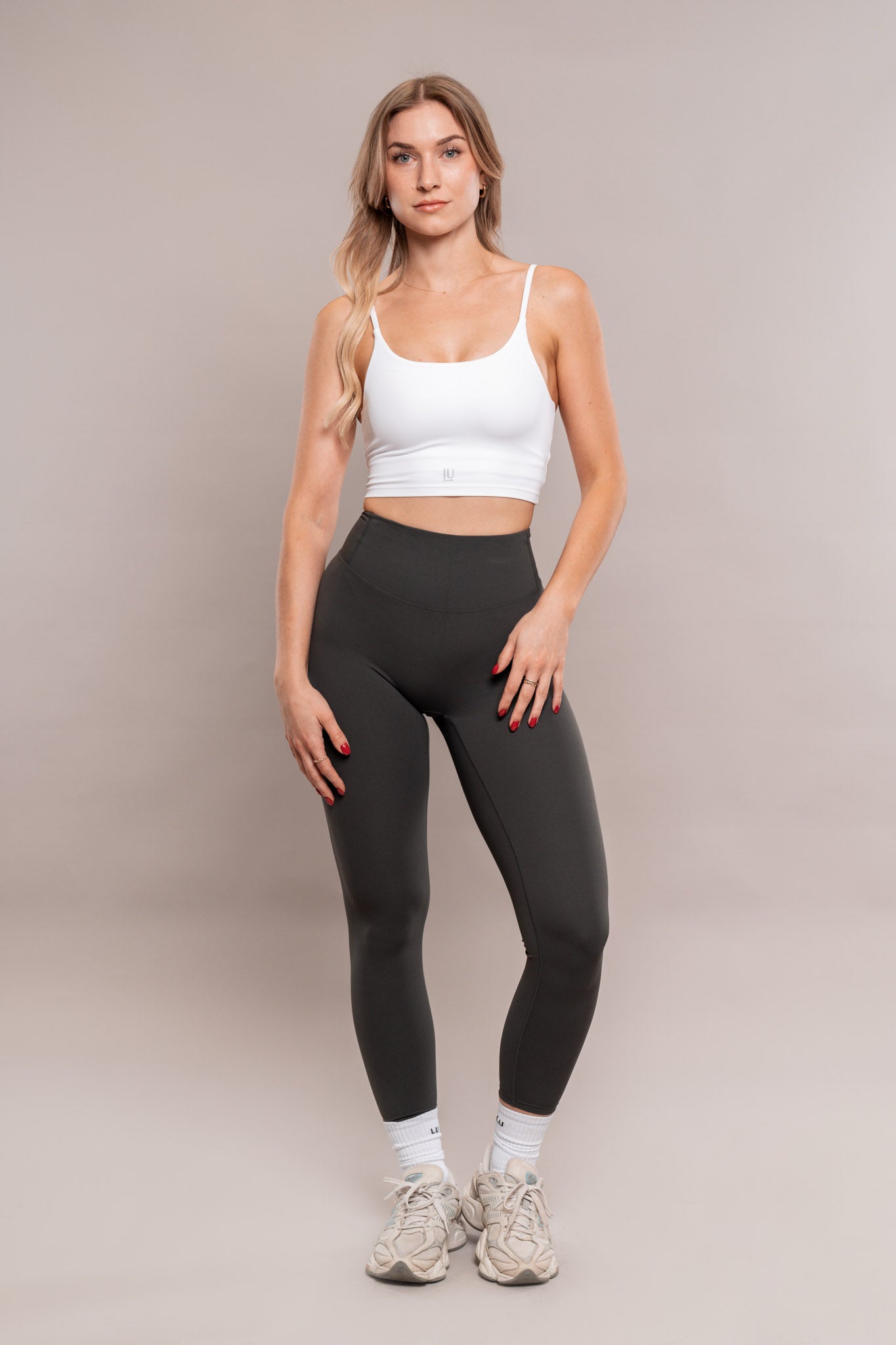 LUactivewear-33_2bdf811d-1b88-4e1f-ad05-3a7504e377f4.jpg