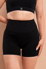 Level Up Shorts Black
