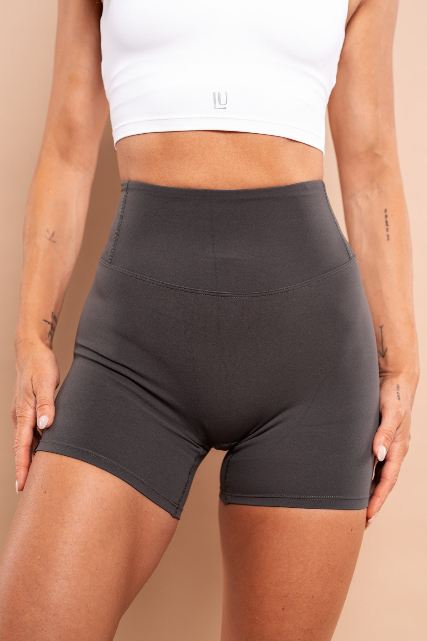 Level Up Shorts Stone Grey